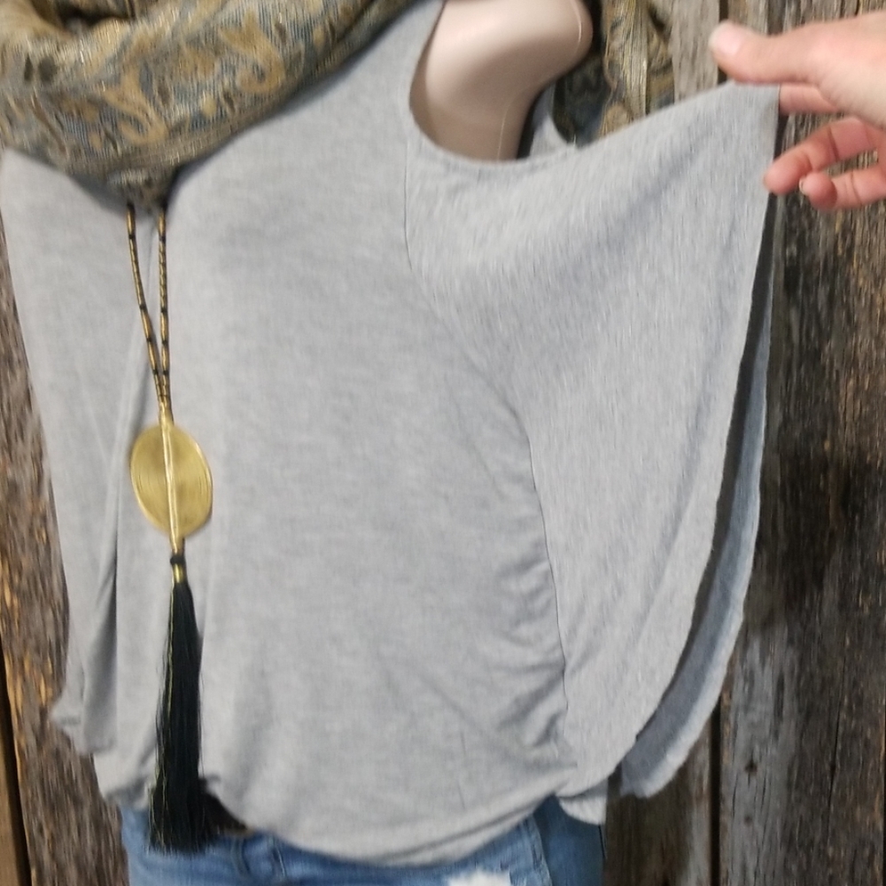NEW! 2 PC BUNDLE! SHE&SKY TOP & PASHMINA SCARF! - Picture 5 of 8